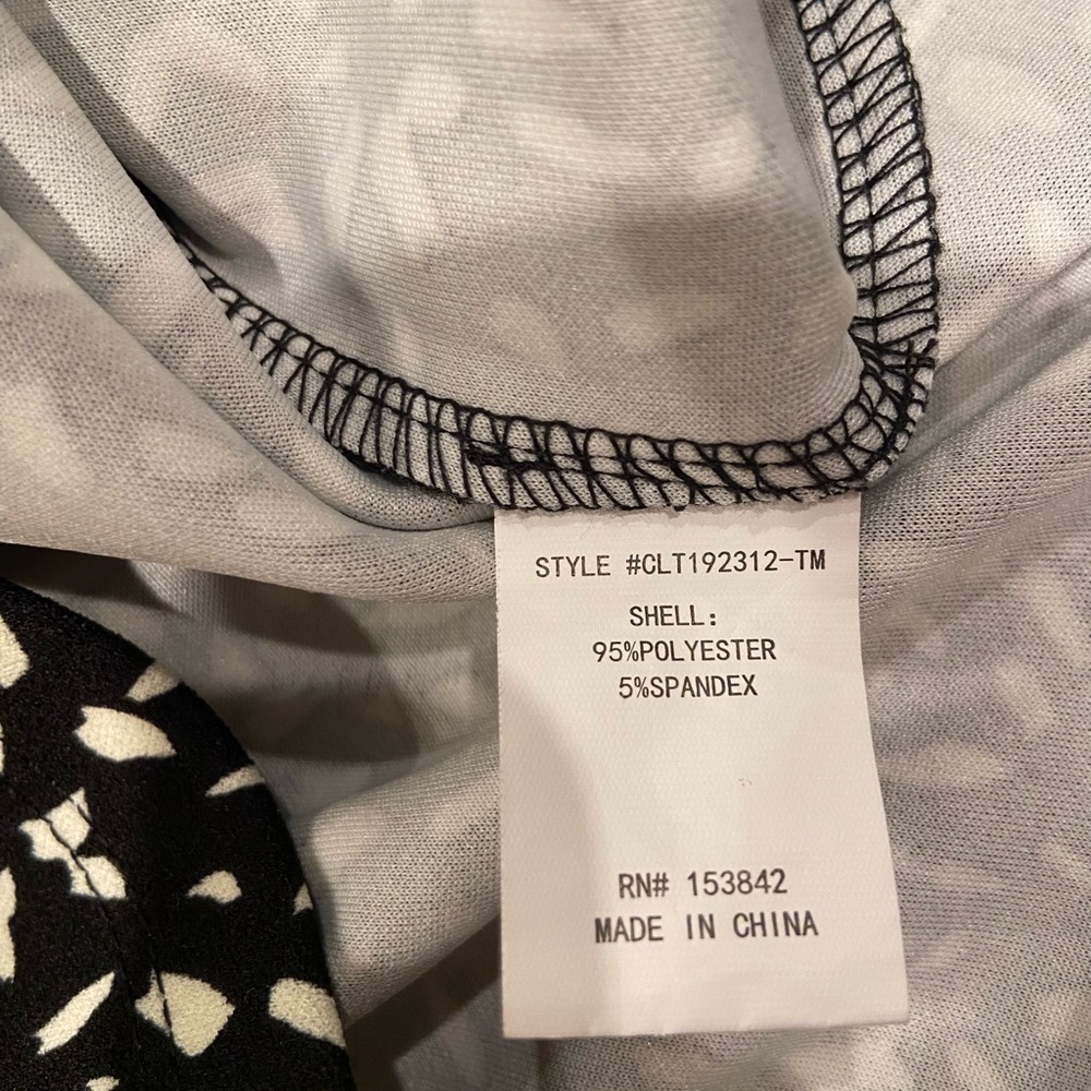 𝅺MELLODAY Black and Cream Top - Picture 8 of 10